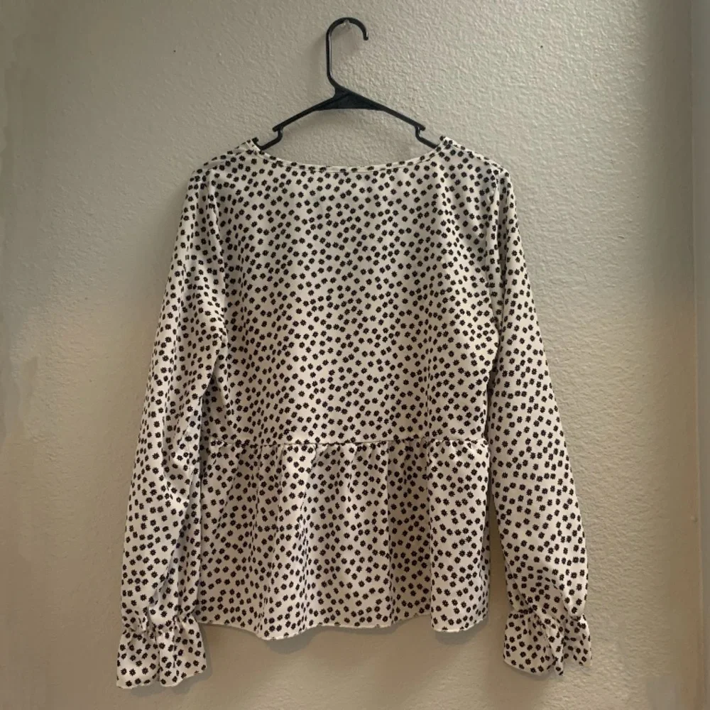 SHEIN Floral Long Sleeve Blouse - Picture 2 of 4